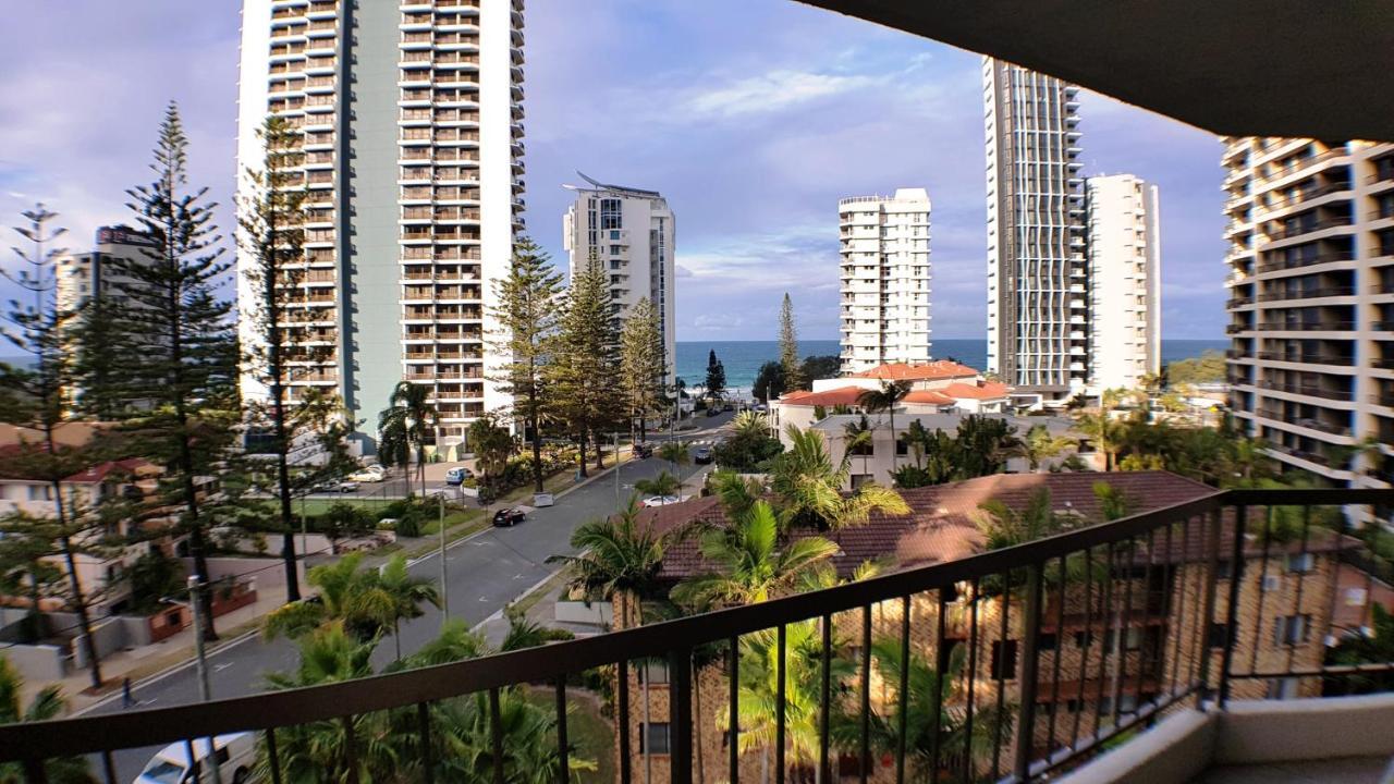 Genesis Apartments By Gold Coast Premium Exteriör bild